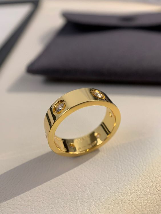 Refined Gold Ring with Stone Accent