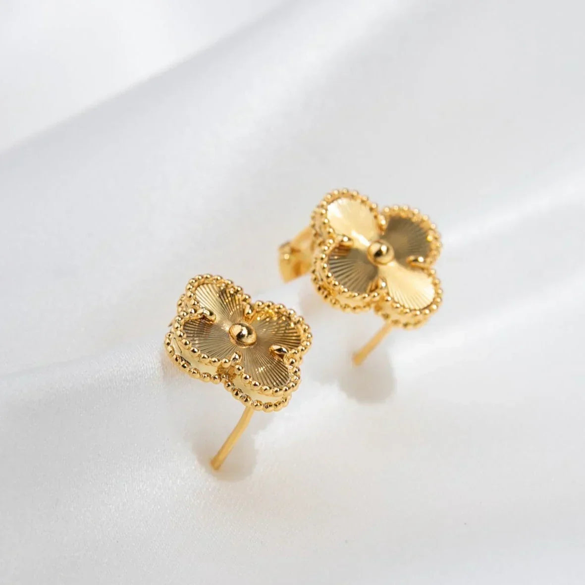 Four-Leaf Clover Earrings in Gold