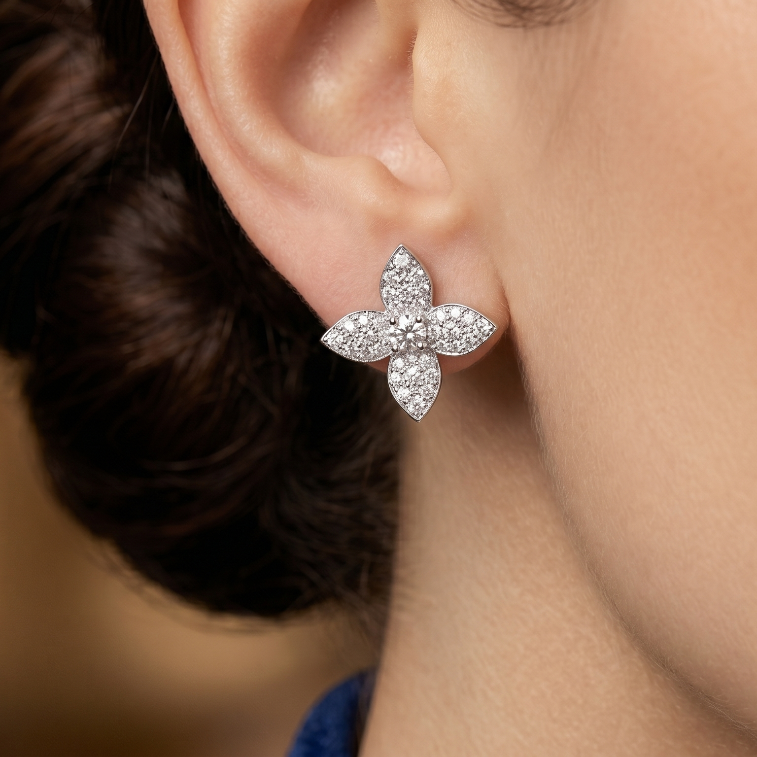 Earrings in Sterling Silver with Stone Detail