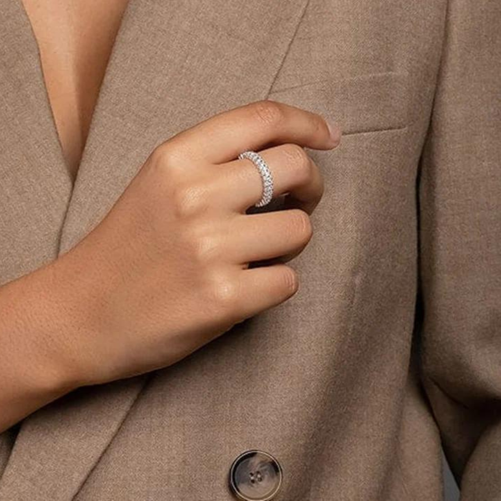 Refined Silver Ring with Subtle Stone